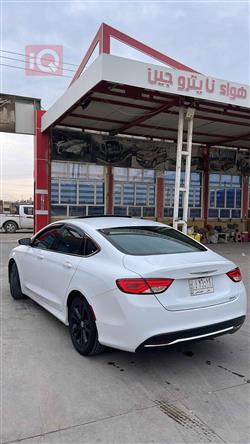 Chrysler 200